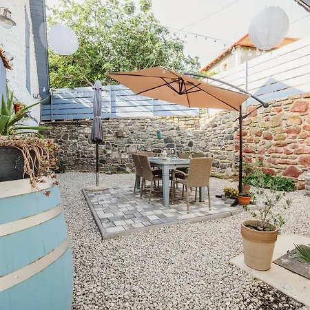 Kekbazalt Vendeghaz Guest house Badacsonytomaj
