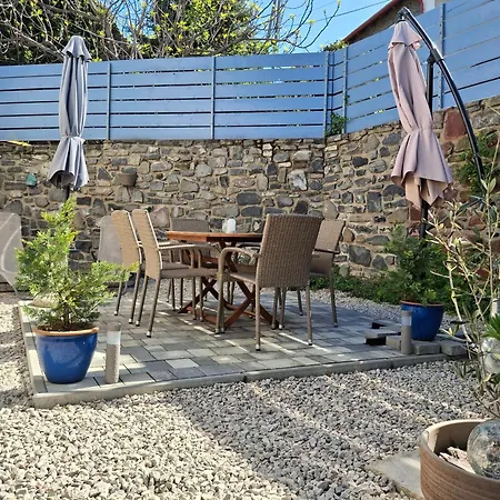 Kekbazalt Vendeghaz Guest house